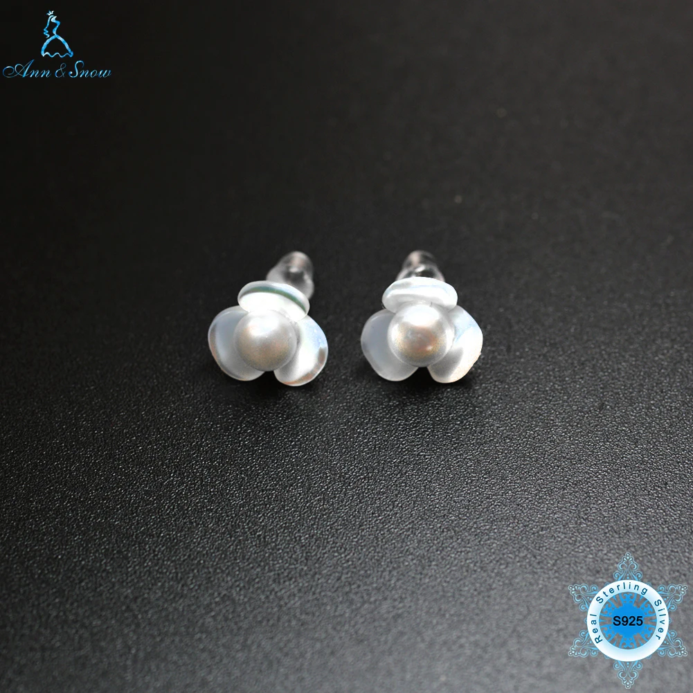 

Ann & Snow Real 925 Sterling Silver Natural Pearl Handmade Fine Jewelry Fresh Clover Flower Stud Earrings for Women Brincos