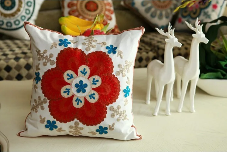 Hot new national style sofa /carcushions Flowers and Fashion Pillows decorate Hand-embroidered almofadas