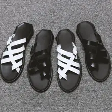 Slip-на Для мужчин тапочки летние, с перекрестной шнуровкой шлепанцы с пряжкой повседневные туфли на плоской подошве новые модные потертостей Классическая Blacke белый мокасины