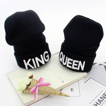 Король& queen письмо шапка с вышивкой Женская шапочка зимние хлопковые теплые, модные, вязанные шапочки Skullies шапки бини шапки зимняя женская шапка
