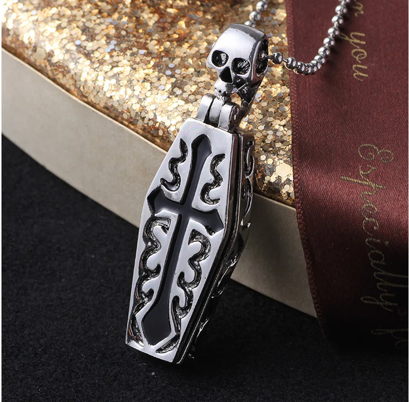 

2019 New Stainless Steel Human Model Pendant Necklace Coffin Vampire Vintage Skull Cool Punk Necklace Men Men Gift