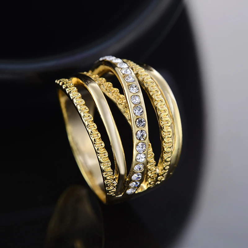 Золотые кольца 2022. Стильные кольца. Красивые кольца. Кольцо женское. Стильные женские кольца.