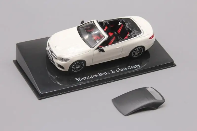 Я весы 1:43 MB E-CLASS A238 купе сплав модель машинки, Diecast металлические игрушки подарок на день рождения для детей, носки для мальчиков и другие - Цвет: Белый