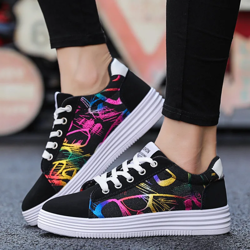 Men's Vulcanize Shoes Lace-up Fashion printed canvas shoes Spring Autumn Flat Black Red Blue Casual Shoes Male Sneakers