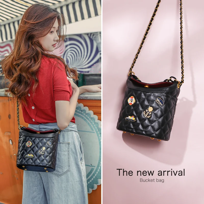 

Small Fragrant Women Bag 2019 New Bucket Chain Ins Wild 2019 Slant Female Pu Black Personal Decoration Luxury Handbags Designer