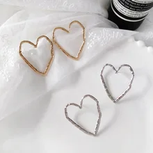 Новое поступление, Модные металлические полые серьги-гвоздики в форме сердца, Большой Панк, модные ювелирные изделия для ночного клуба для женщин, подарок для девушек, вечерние