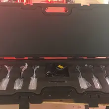 Пуля 10 Вт объектив с переменным фокусным расстоянием Батарея приведенный в действие светодиодный Pinspot светильник с ИК-пультом дистанционного Управление с 10 in1 зарядки Дорожный Чехол для свадебного торжества