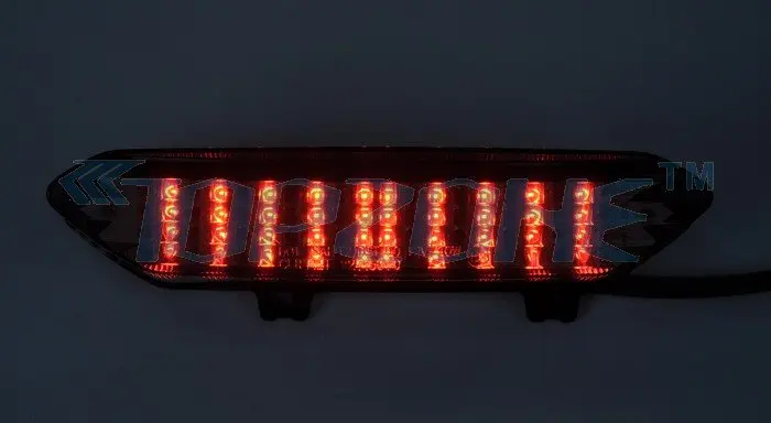 

LED Tail Light Integrated Turn signal For YAMAHA R1 02-03