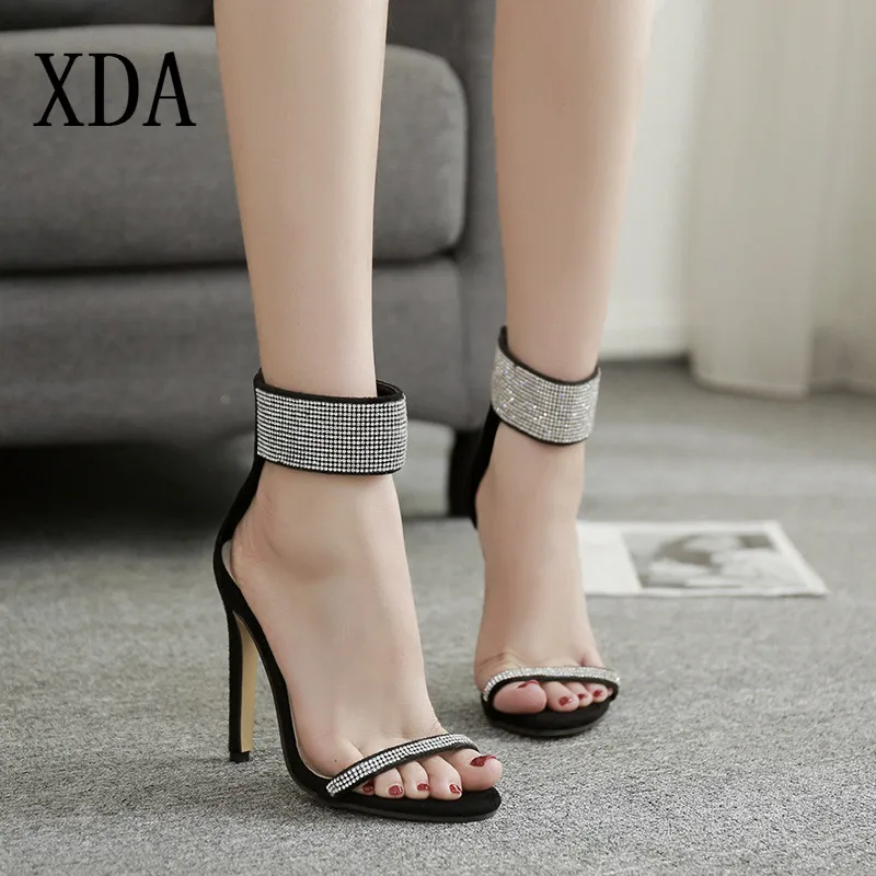 

XDA 2018 Summer New Women sandals Bling Sequins Crystal Open Toe Zipper fashion sandals Black Beige Wedding Party Sandals Shoes