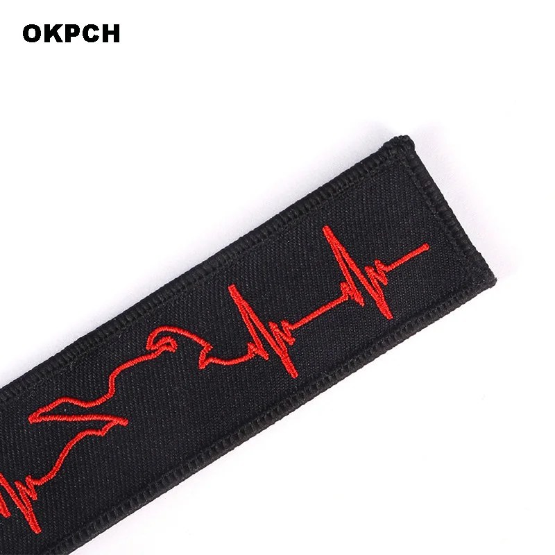 Модные этикетки патч с кольцом сердцебиение ключ бирка Вышивка брелоки для подарка 10 шт много PK-0045