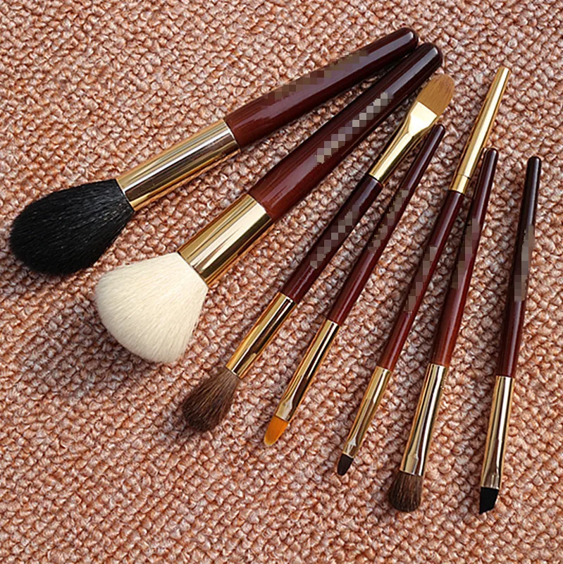 

Professional brand Portable blusher brush Loose powder brush Eye shadow Eyebrow Concealer liner Beauty makeup Makeup tool 7 pcs