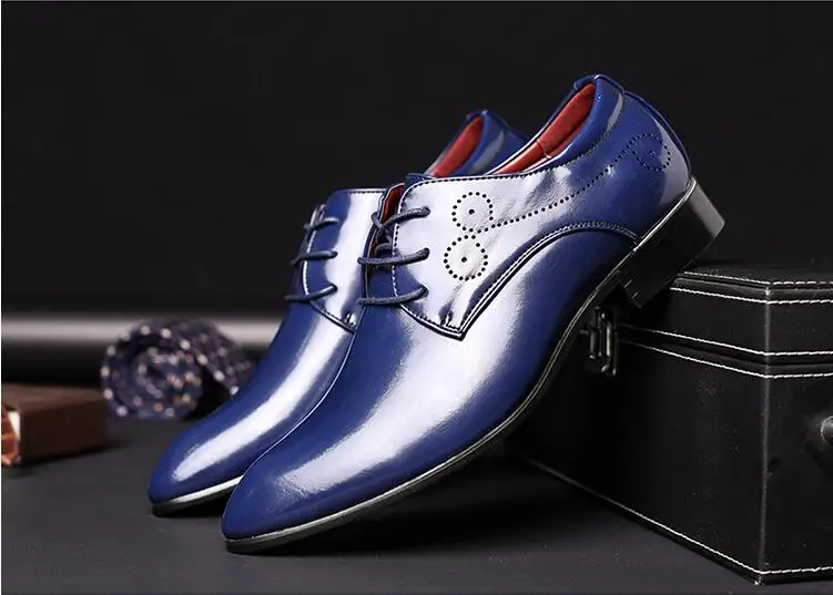 Britannique Style rouge Cuir De Verni Noir Hommes Rouge Sculpté Mariage up Mâle Chaussures bleu Pointu Orteils Hauteur Croissante Élégant Robe Dentelle F5wfWEqn