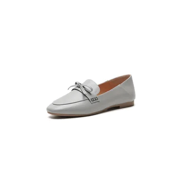 

In the spring of 2019 leather women's leisure shallow mouth 40 and 42 square head driving shoes