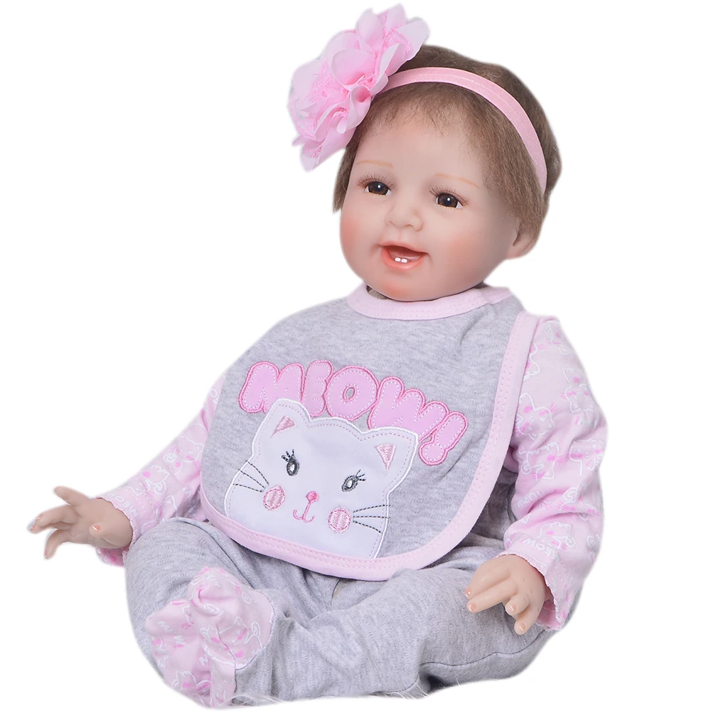 

Cute 55 cm Smile Reborn Toy Soft Silicone Newborn Doll For Girl 22'' Realistic Reborn Baby Doll Cloth Body Kids Christmas Gifts