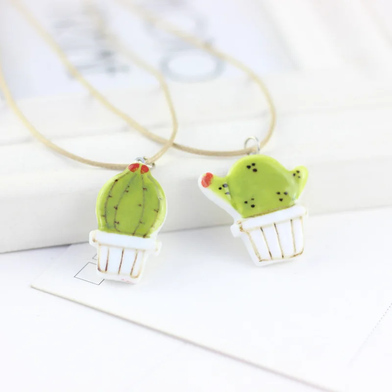 

1pcs New Cactus Ceramic Necklace Female Clavicle Chain Contracted Cute Cartoon Lovers Short Sweater Chain Students