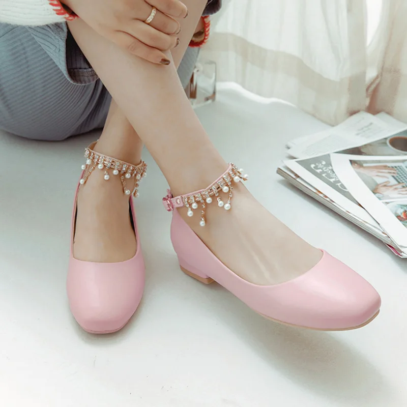

Chinese party style comfortable round head pumps fashion beaded chain belt buckle black white pink low heel chunky women's shoes