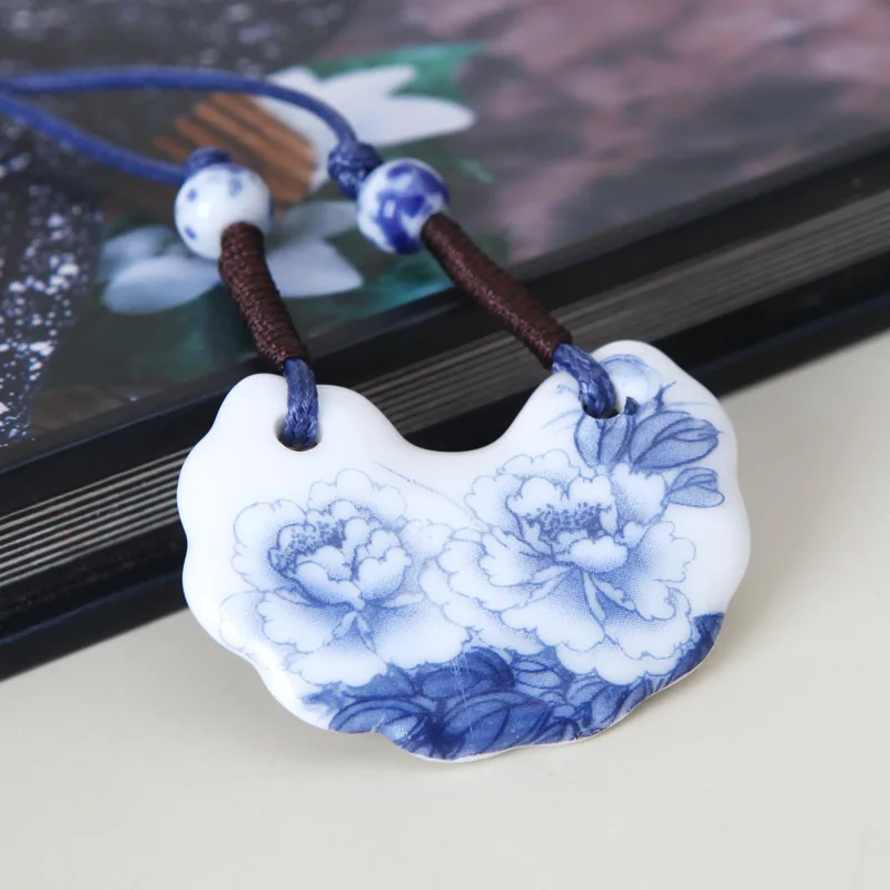 

2014 Vintage Traditional Ethnic Lucky Blue And White Peony Porcelain Fashion Knitted Ceramic Pendant Necklace N2149