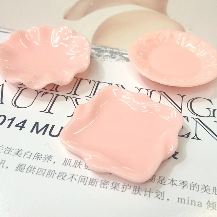 

2 Pcs Super Cute Pink Dish Plate for Pretend Play Kitchen Doll House Decoration