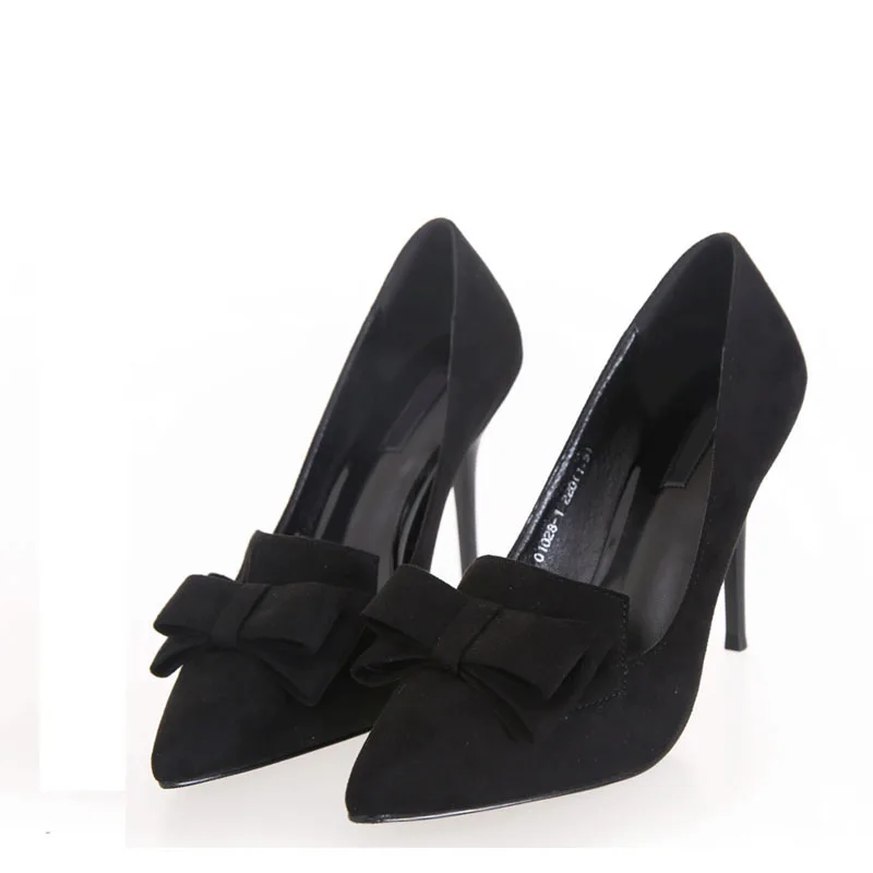 pointed bow heels
