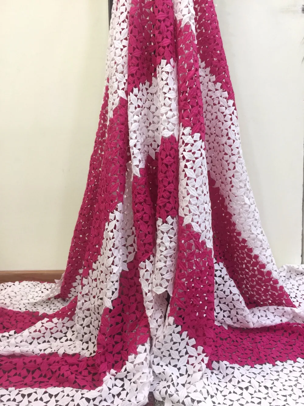 

High quality Africa guipure lace fabric Nigeria double color water soluble lace fabric for clothes XHA191