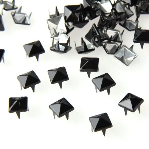

LOT 100 PYRAMID STUDS LOOSE BLACK SQUARE MM 8