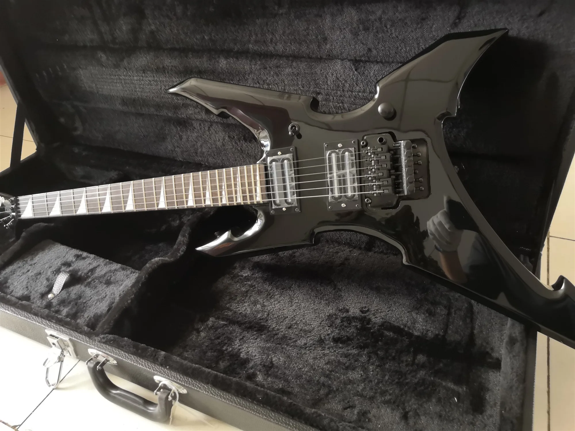 

Factory custom JACKSON electric guitar with rosewood fingerboard HH Pickups Black hardwares.customized!Y-1