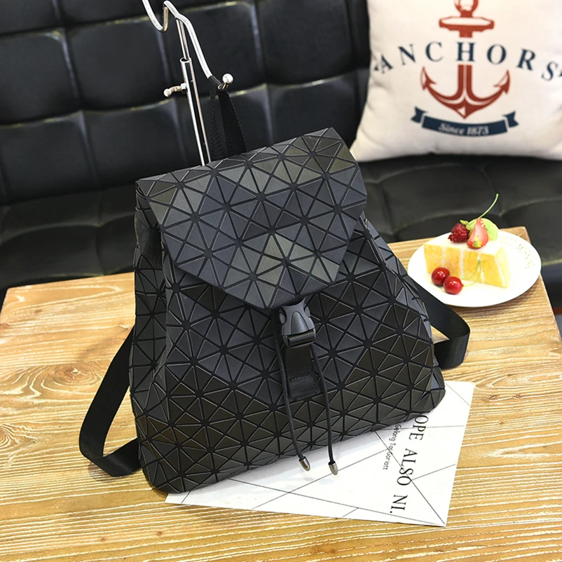 Nevenka Diamond Lattice Backpack Women Backpack Leather Creative Geometric Backpacks Drawstring Backpacks for Teenager Girl 20185