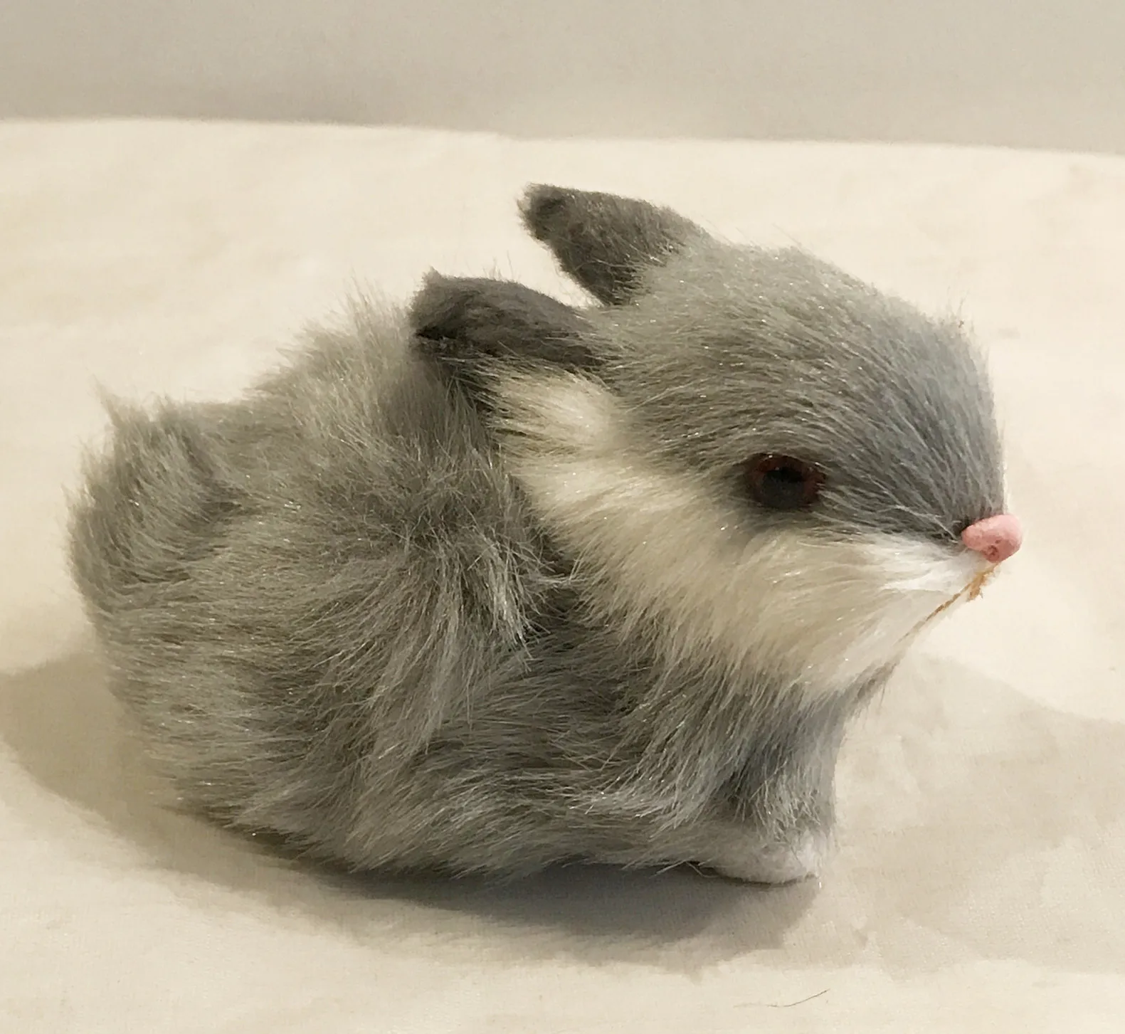 

free shipping rabbit figurines rabbit sculpture small plastic rabbits