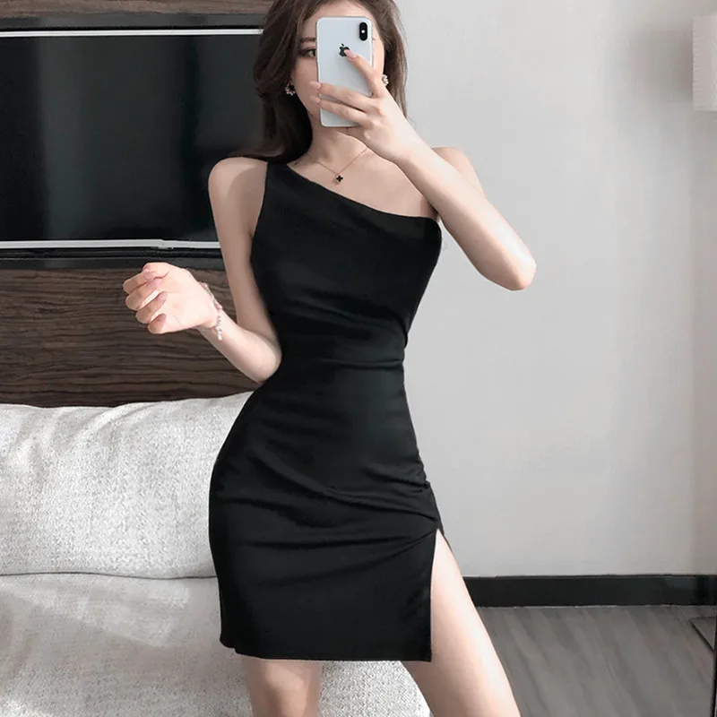

Temperament Women's Dress 2019 Summer New Unique One-Shoulder Halter Waist Thin Splitting Tight Night Dress