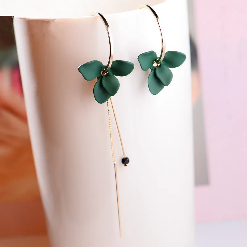 

Trendy Flower Women Dangle Earrings Golden Big Circle Three Color Spray Paint Asymmetrical Earrings For Women Drops Earrings