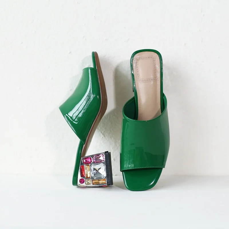 EGONERY/женские шлепанцы из натуральной лакированной кожи красного цвета; Летние пикантные модные женские туфли на высоком каблуке с зелеными кристаллами для улицы размера плюс - Цвет: green