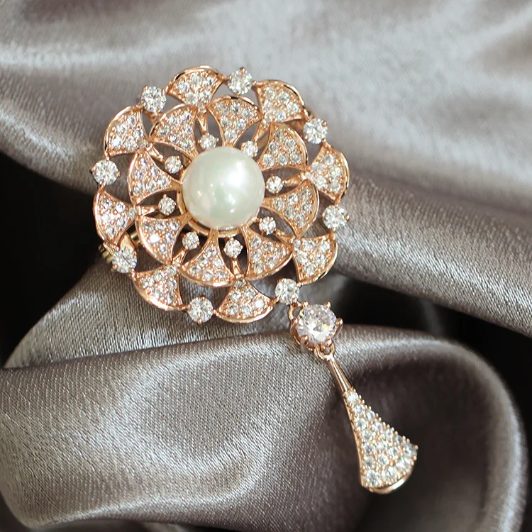 

Fashon Cubic Zircon Brooch for Women Wedding Pearl Brooch and Pins Luxury Austrian Crystal Brooches Gift