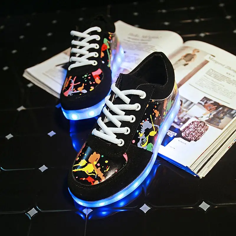 KRIATIV USB зарядное устройство детская обувь с подсветкой для мальчиков и девочек светящиеся кроссовки Детский Светильник обувь вел тапочки повседневные светящиеся кроссовки - Цвет: Graffiti