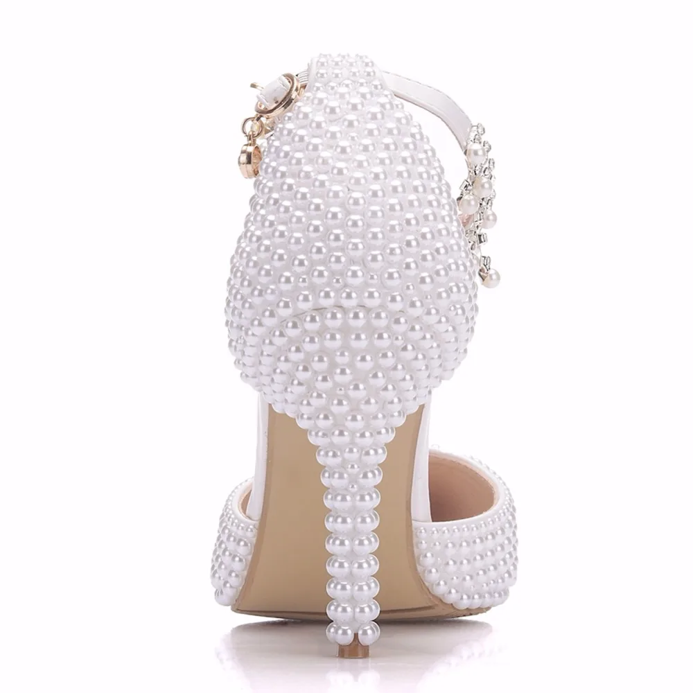 Свадебные туфли с острым носком, украшенные кристаллами; цвет белый, жемчужный; вечерние босоножки на тонком каблуке с сумочкой в комплекте; модельные туфли