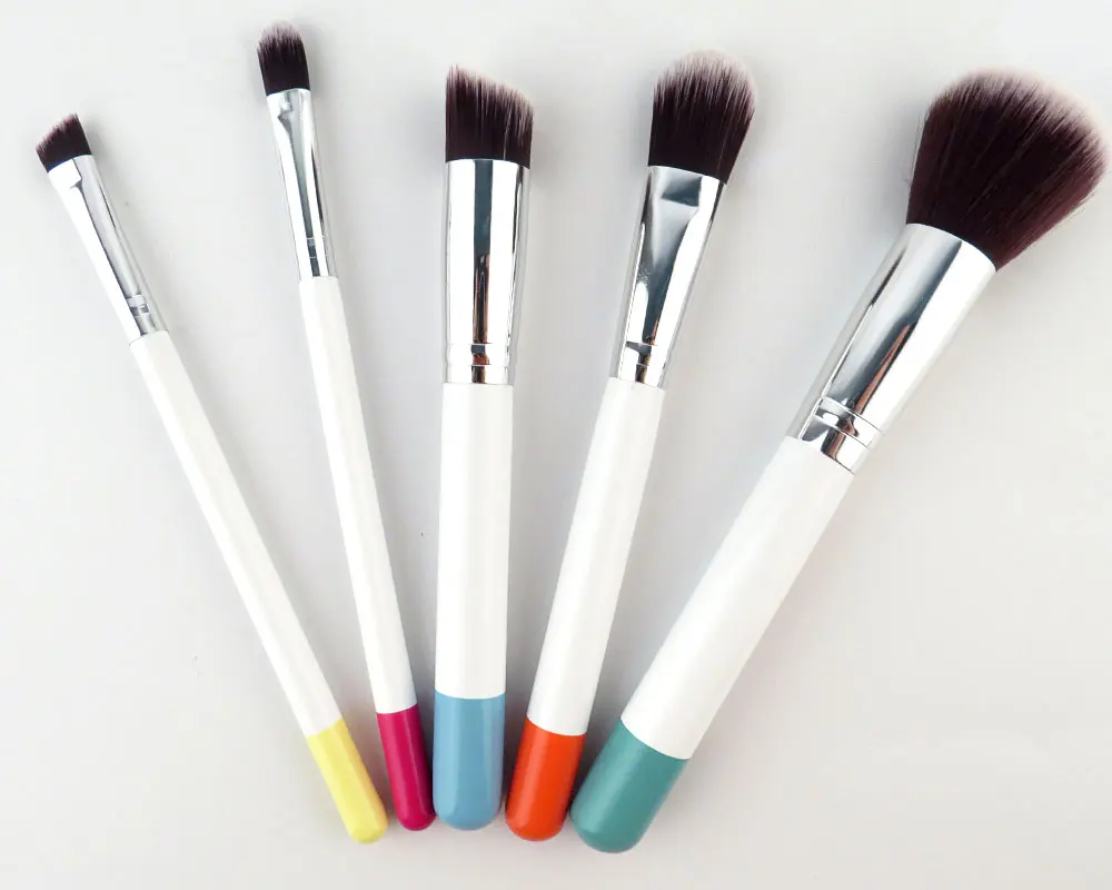 

New Arrive 5pcs Synthetic Kabuki Brush Beautiful Candy Colors Large Powder Brush Wooden Handle Blending Blush Tool
