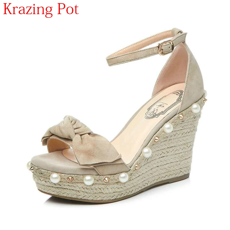 

2018 Kid Suede Rivet Pearl Straw Thick Bottom Ankle Straps Super High Heel Wedges Platform Party Beach Fashion Woman Sandals L63