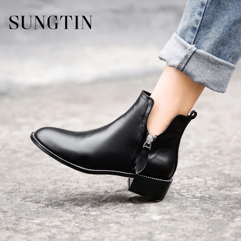 

Sungtin Black Round Toe Chelsea Boots Women Genuine Leather Flat Ankle Boots Winter Plush Warm Short Riding Boots Ladies Booties
