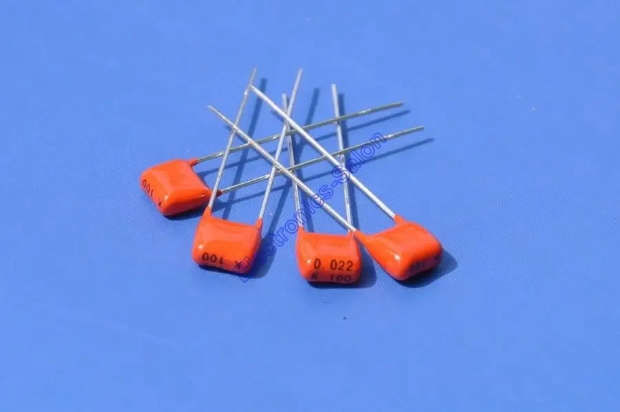 Capacitores