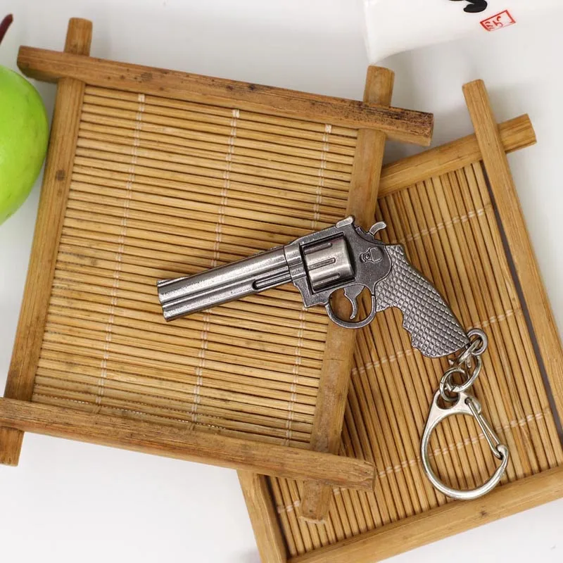 Fashion Miniature Revolver Pistol Weapon fashion Model Keychain Key Rings New Mini Gun key Chain For Men Jewelry Surprise Gift Fashion Miniature Revolver Pistol Weapon fashion Model Keychain Key Rings New Mini Gun key Chain For Men Jewelry Surprise Gift