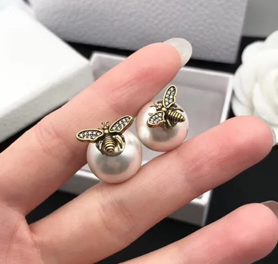 

Hot brand vintage copper jewelry pearl bee stud earrings white cz stone pear bee earrings cute women accessories brand jewelry