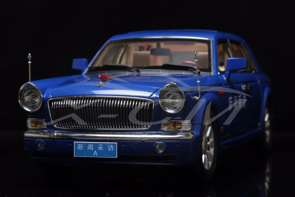 Литая модель автомобиля 1:18 CA7600 новости автомобиль A (синий) + небольшой подарок! |