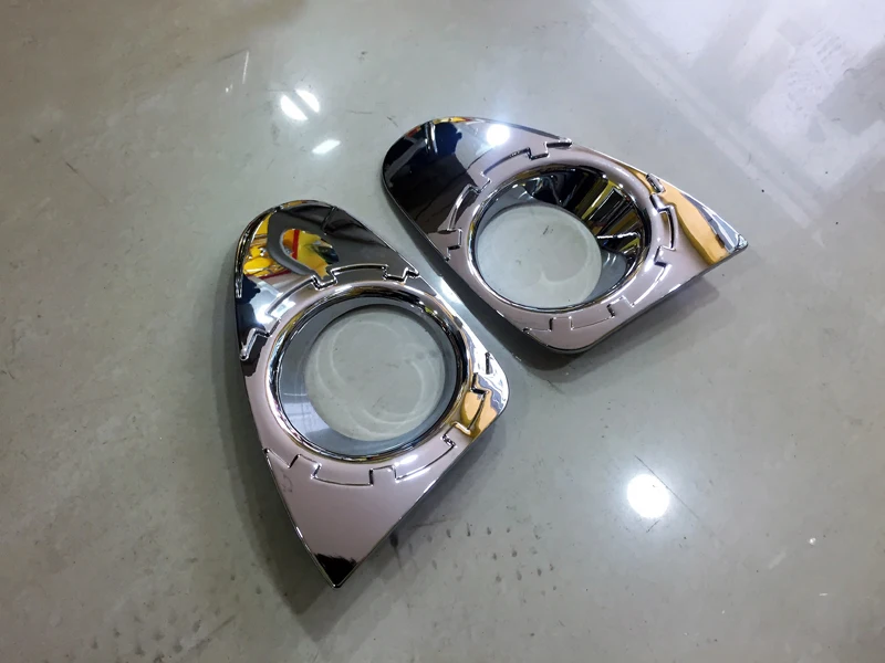 Передсветильник противотуманная фара для Toyota Fortuner AN160 2016 2017 обшивка ABS Chrome 2 шт.