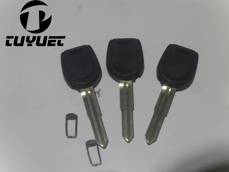 2 mitsubishi key shell (with Right keyblade) (3)-2