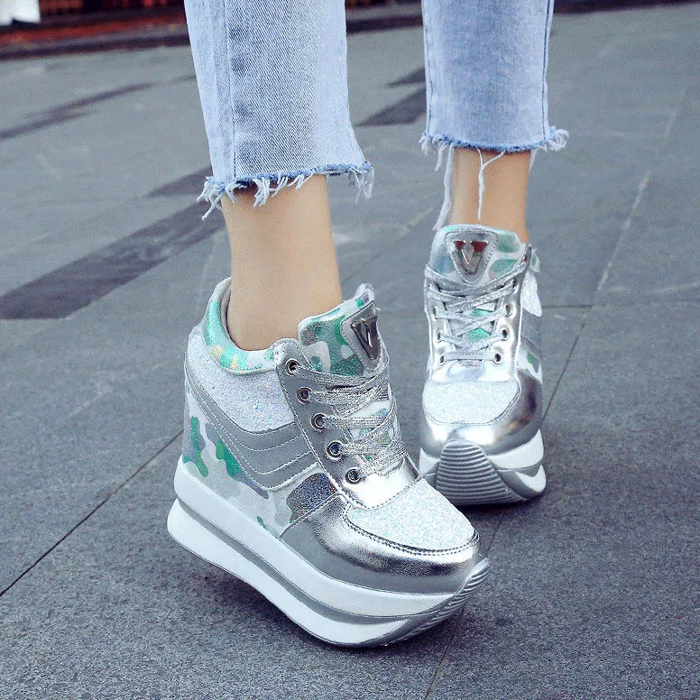 Обувь на платформе; женская дышащая обувь, увеличивающая рост; женские кроссовки на танкетке со шнуровкой; женская повседневная обувь - Цвет: silver