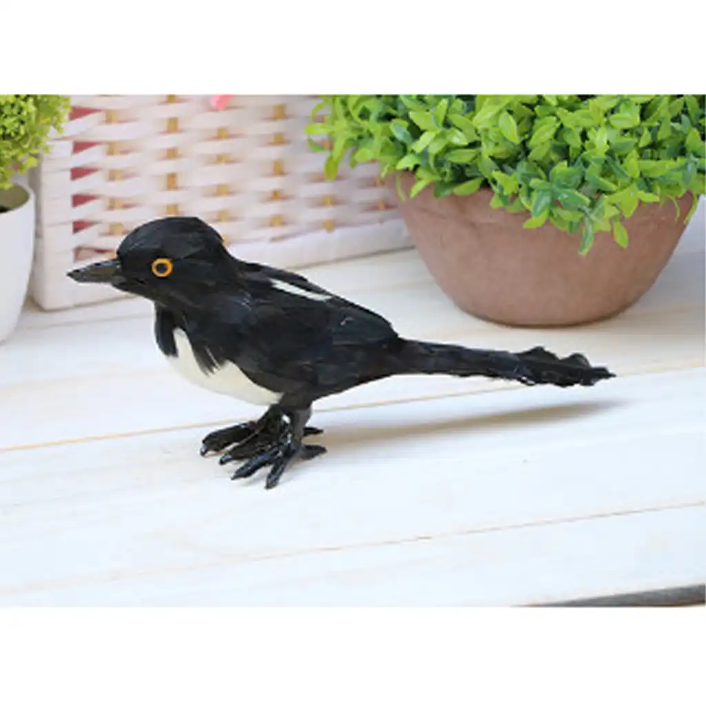 Садовая птица Пернатый орнамент Реалистичная Magpie дятел Шрайк Throstle животное