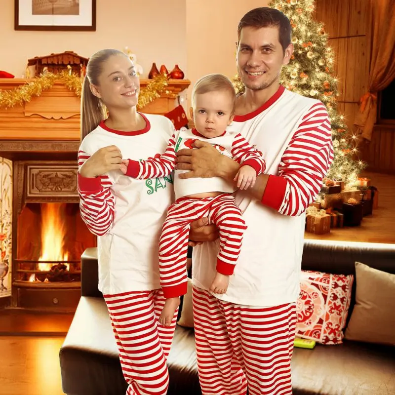 

2018 Christmas Family Parent-child Set Print Cartoon Cotton Family Four Baby Clothes Home Service Set Rompers+T-shirt+Pants