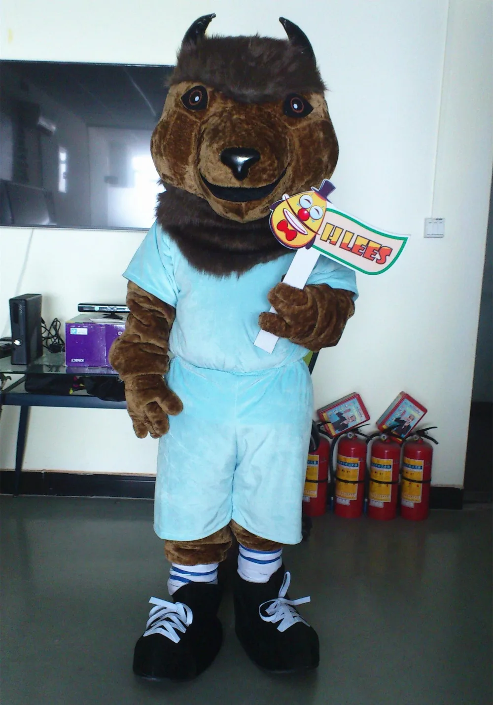 Buy ohlees Real Pictures Team Sport Mascot MARCO VAN BISON Bull Mascots Costume