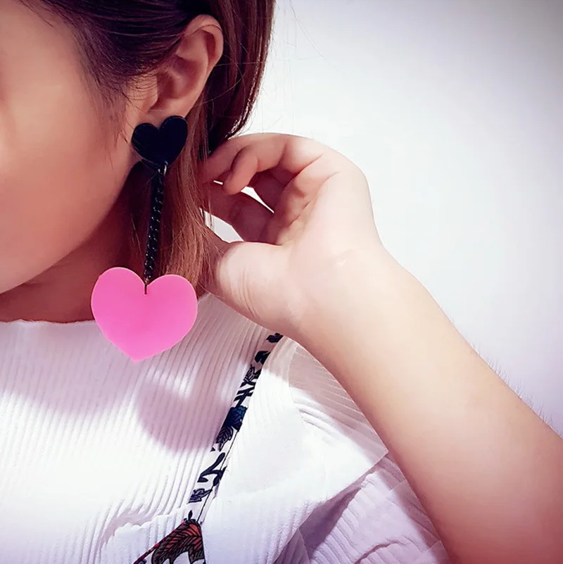 

New design fashion acrylic black pink heart shape drop earrings for women girl graceful party jewelry peach heart earrings