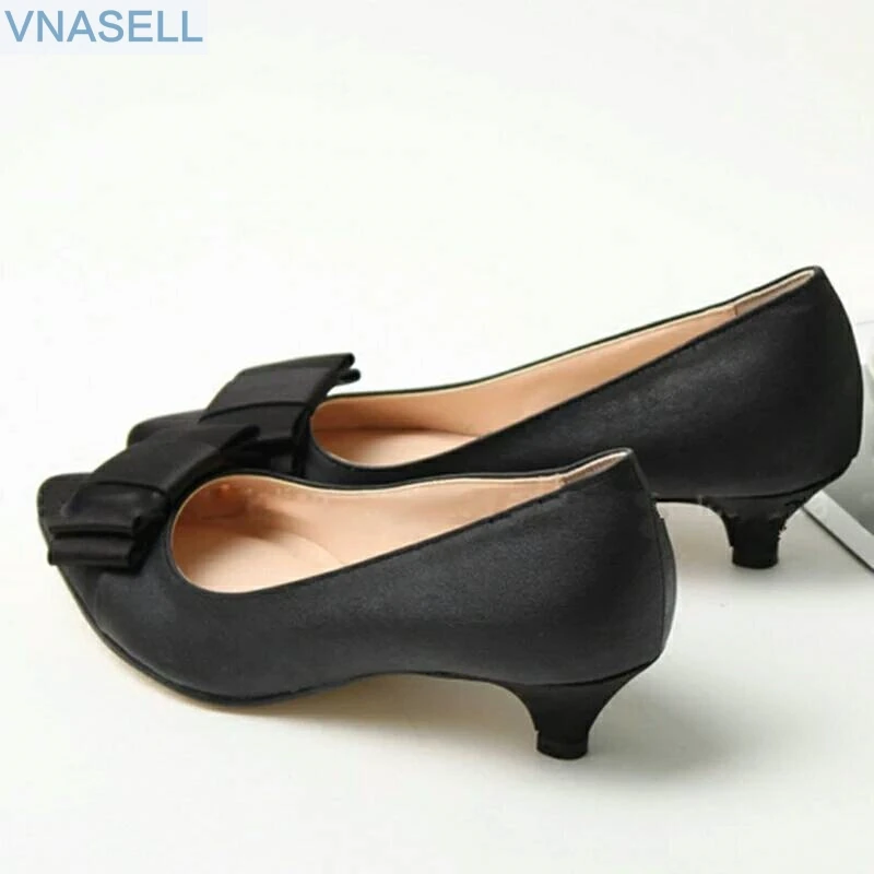 

2019 new low-heeled shoes with female work shoes black large size shoes pointed stiletto sweet single shoes