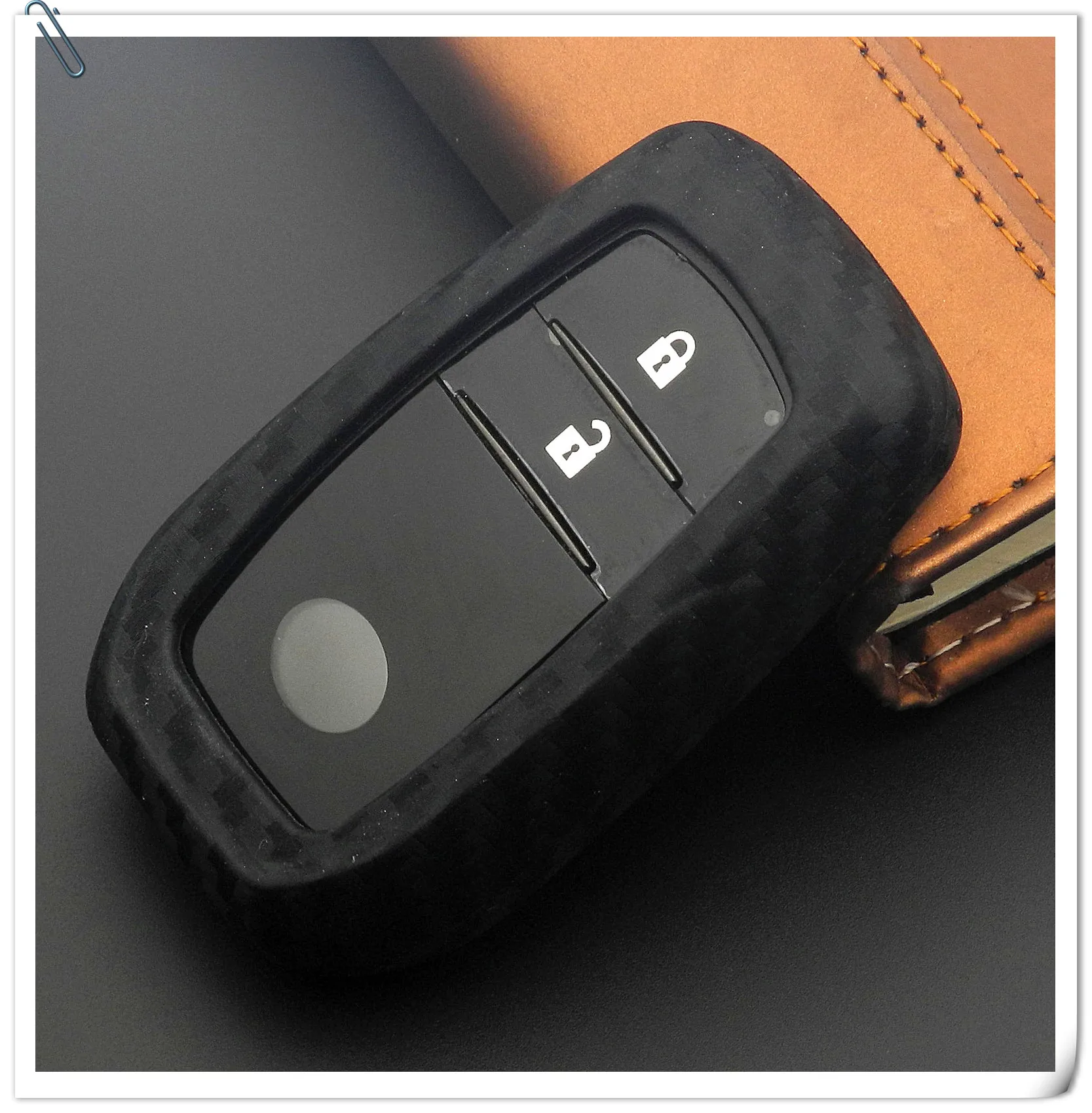 Keyforkess Cover per chiave a distanza in Silicone al carbonio per Toyota CHR Land Cruiser 200 Avensis Auris Corolla custodia per portachiavi a 2 e 3 pulsanti 7 Keyforkess Cover per chiave a distanza in Silicone al carbonio per Toyota CHR Land Cruiser 200 Avensis Auris Corolla custodia per portachiavi a 2 e 3 pulsanti - HTB1vc17djfguuRjSspaq6yXVXXaI